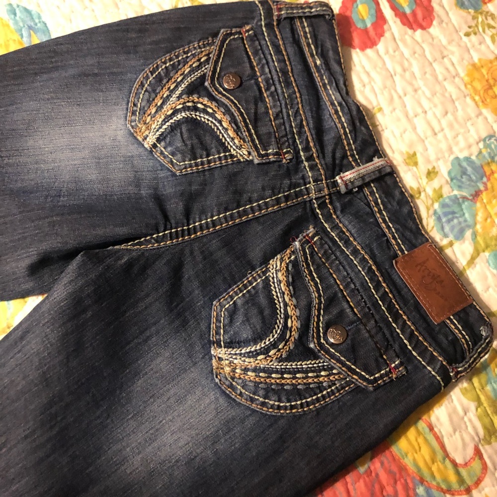 Ariya Jeans